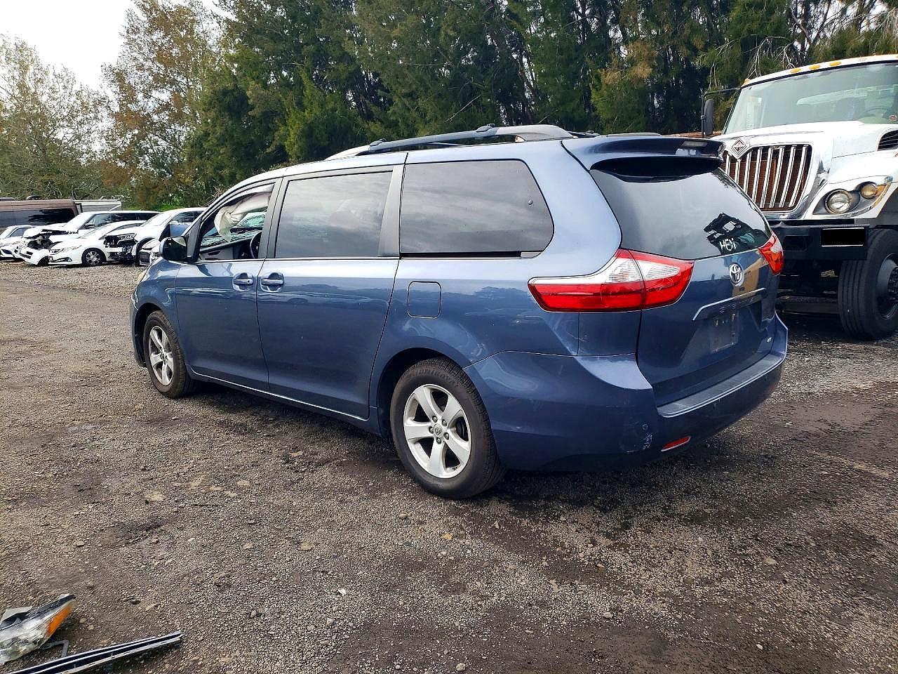 2015 TOYOTA SIENNA