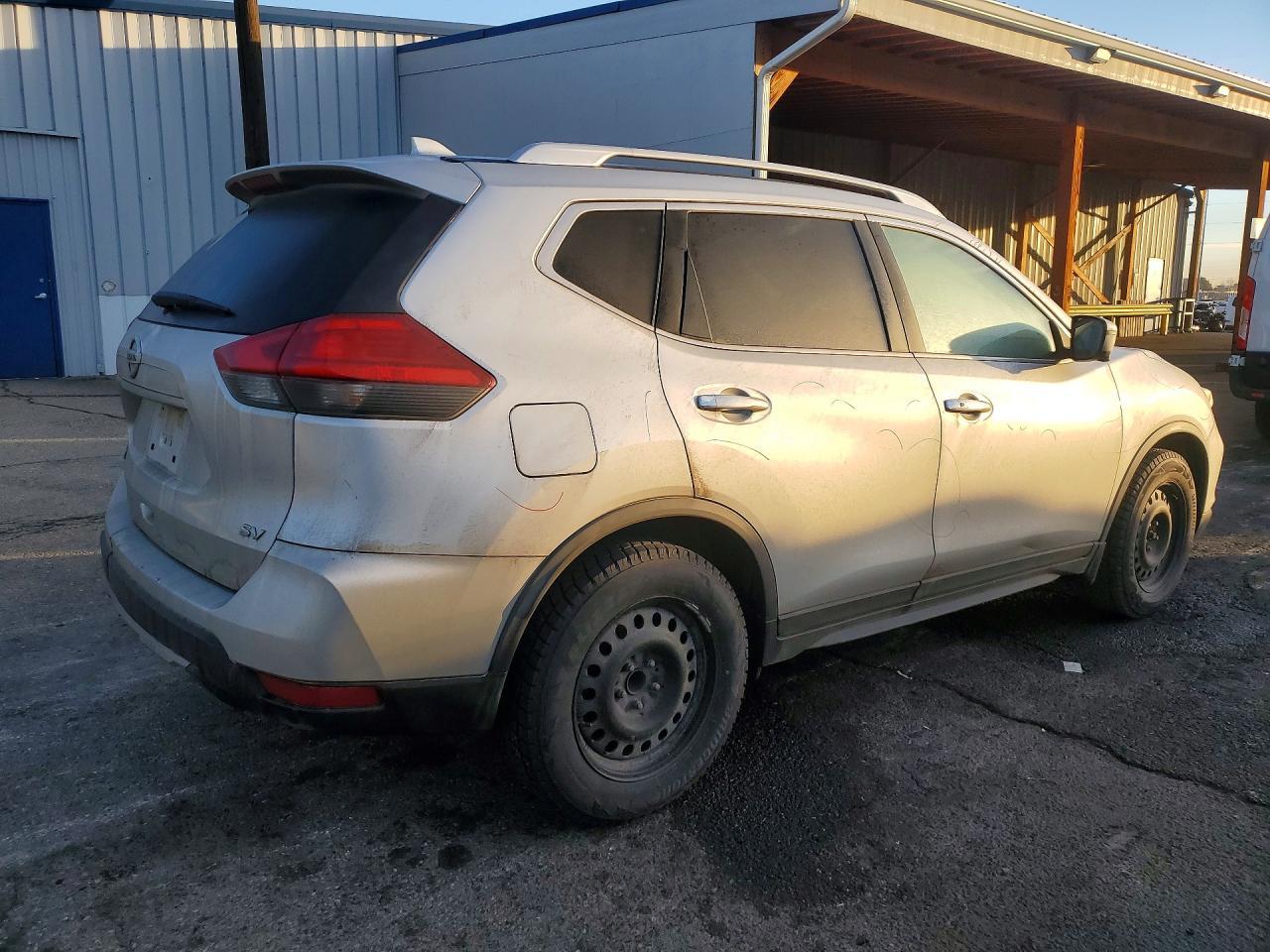 2017 NISSAN ROGUE