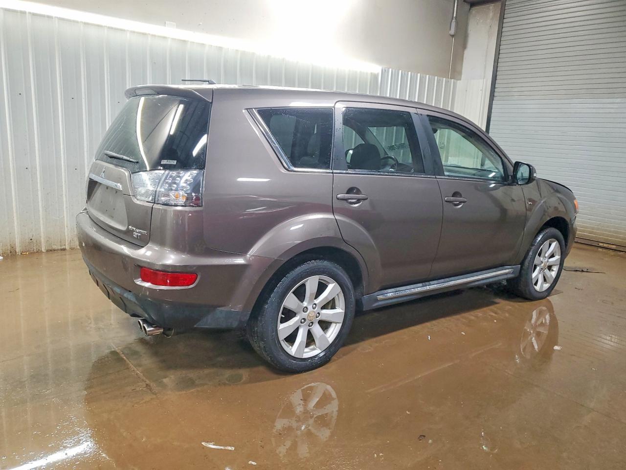 2011 MITSUBISHI outlander