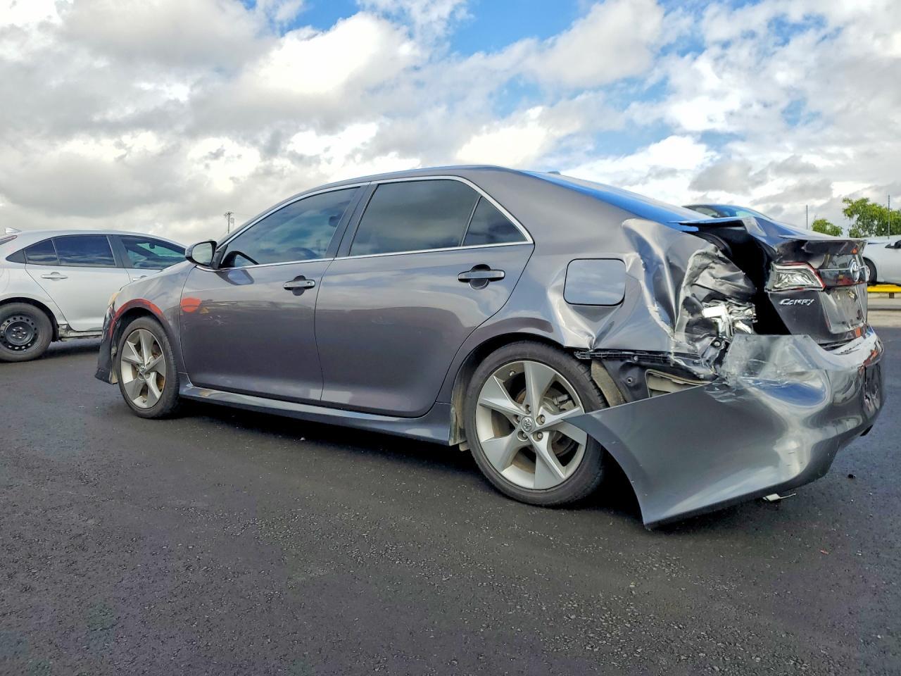 2014 TOYOTA CAMRY