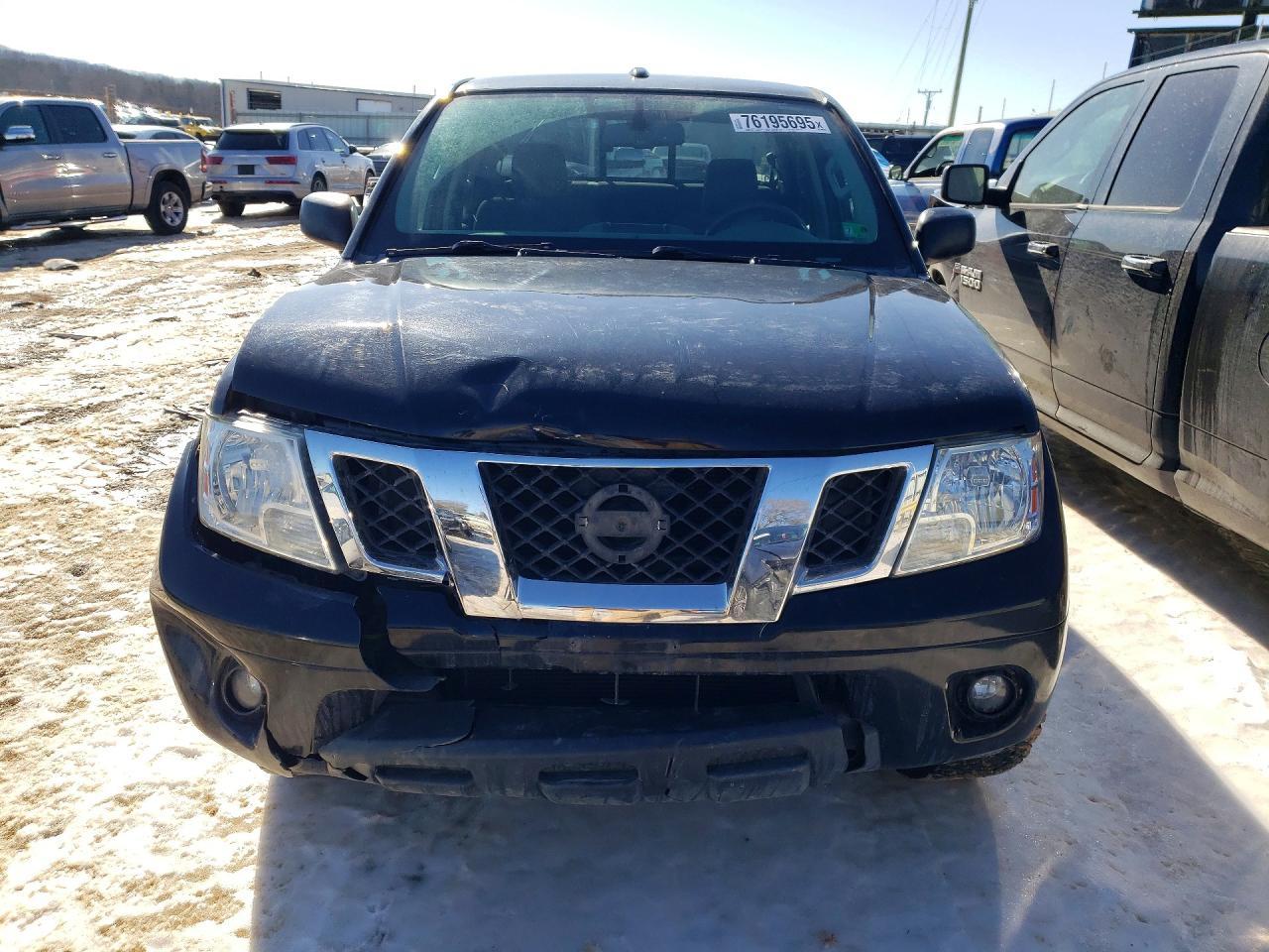 2015 NISSAN Frontier