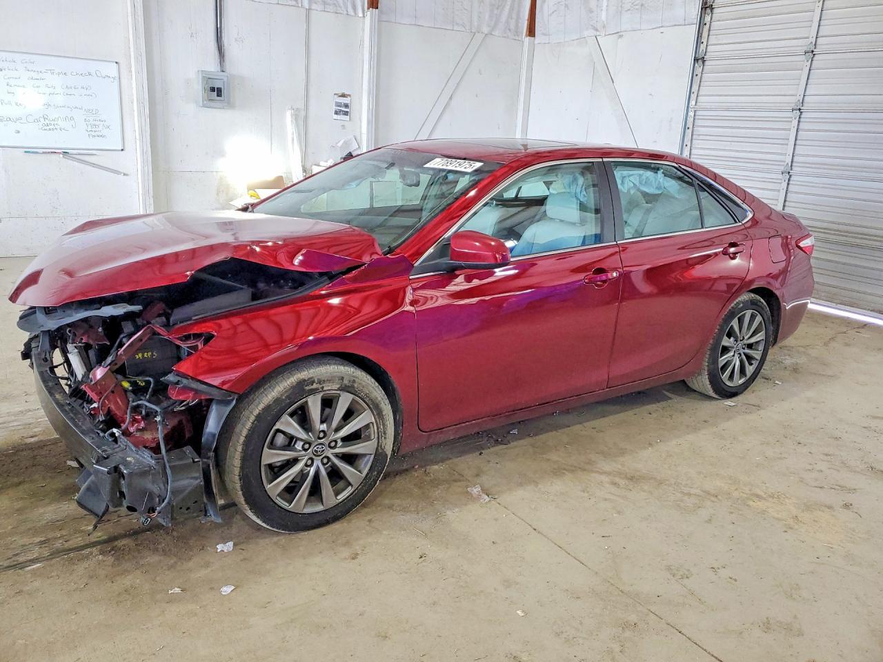 2016 TOYOTA CAMRY