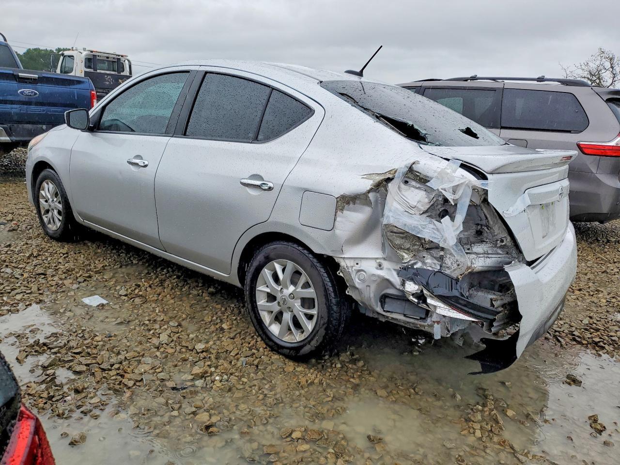 2018 NISSAN VERSA