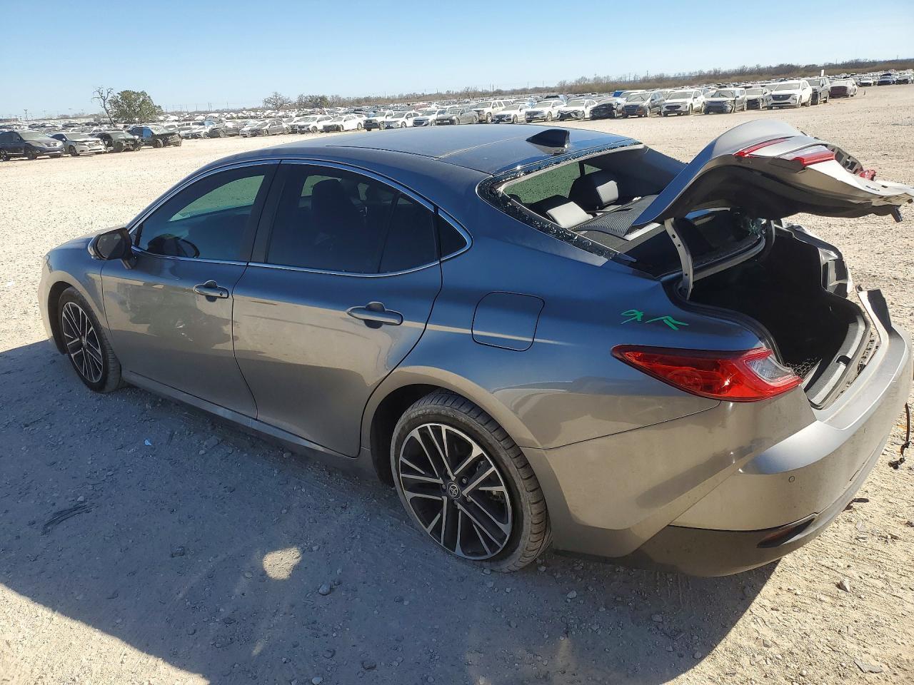 2025 TOYOTA CAMRY