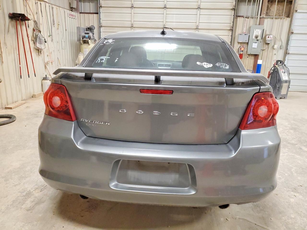2013 DODGE Avenger
