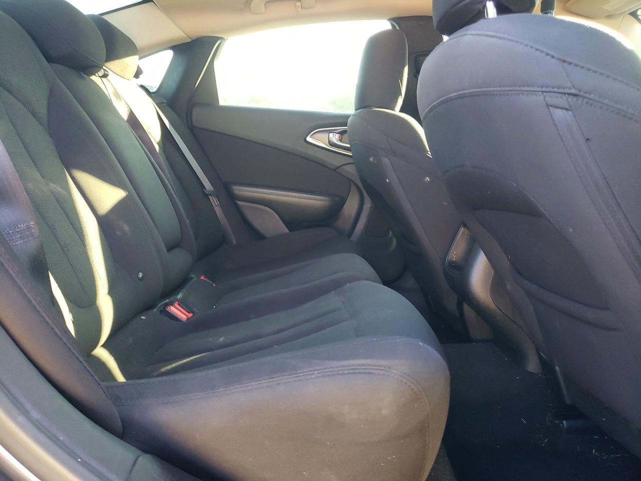 2016 CHRYSLER 200