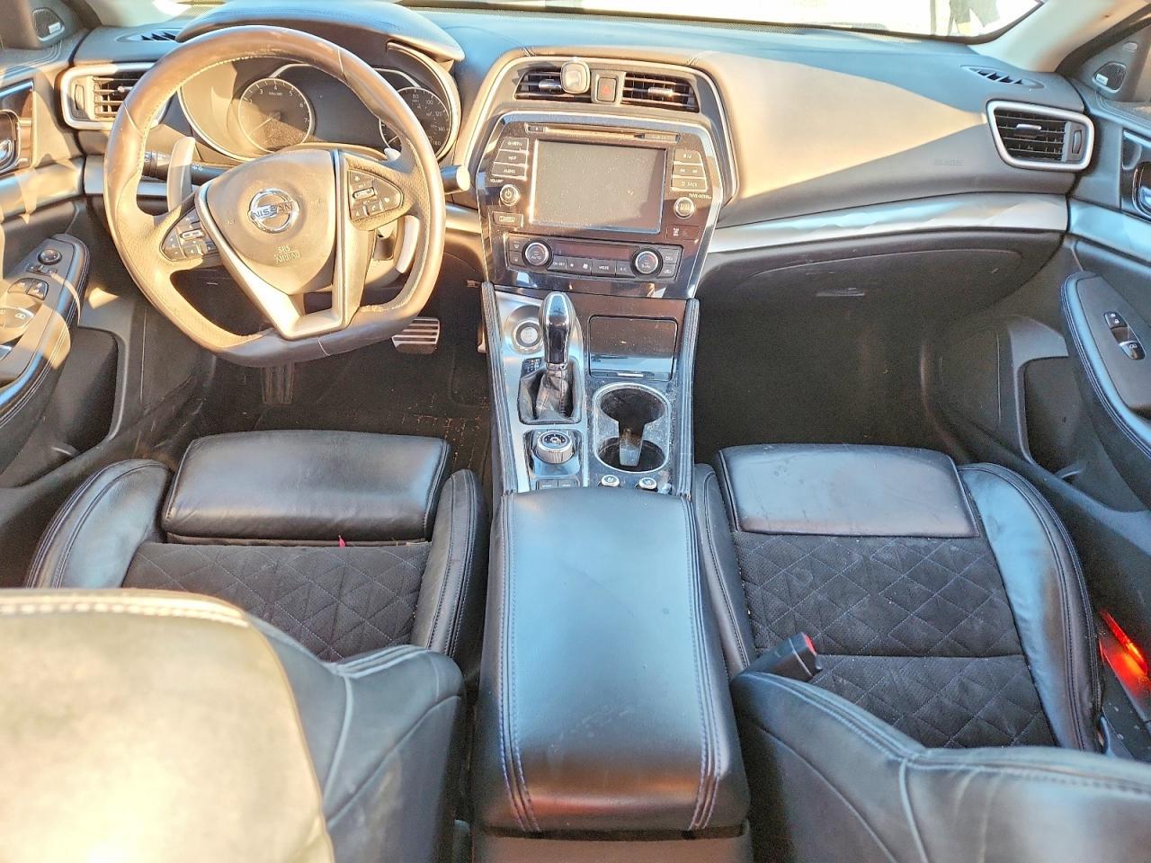 2017 NISSAN Maxima