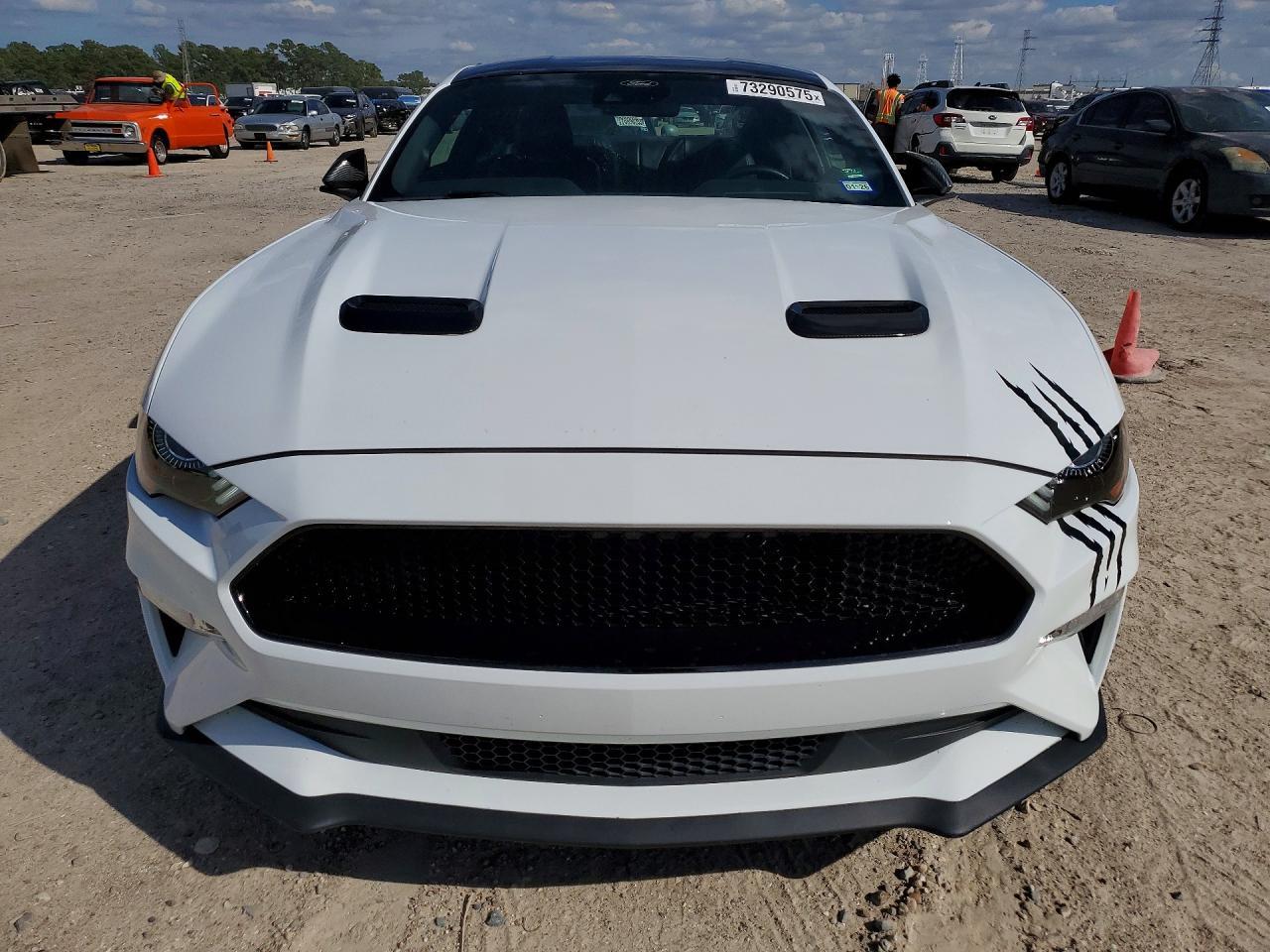 2022 FORD MUSTANG