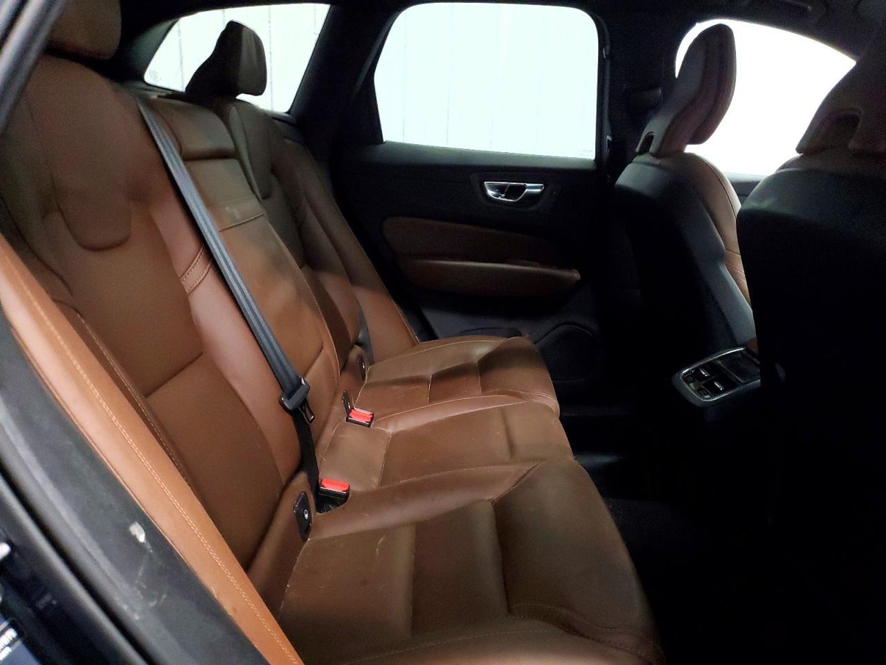 2022 VOLVO XC60