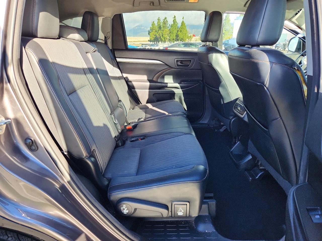 2015 TOYOTA HIGHLANDER