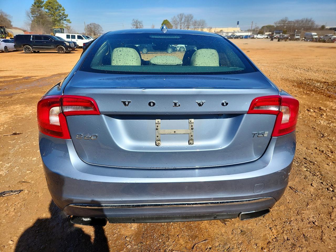 2018 VOLVO S60