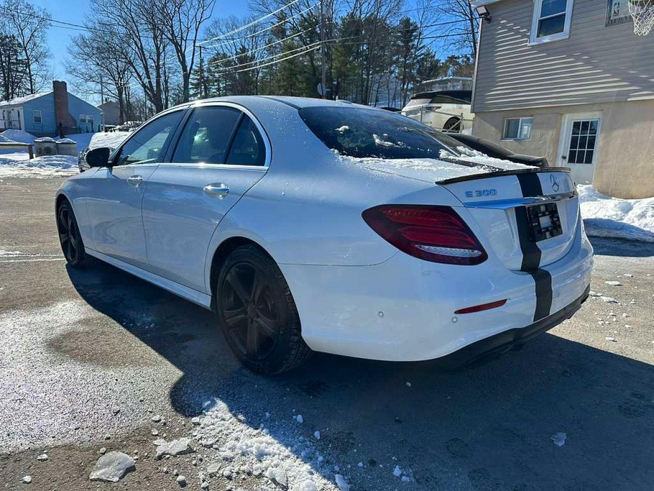 2017 MERCEDES-BENZ E-Class