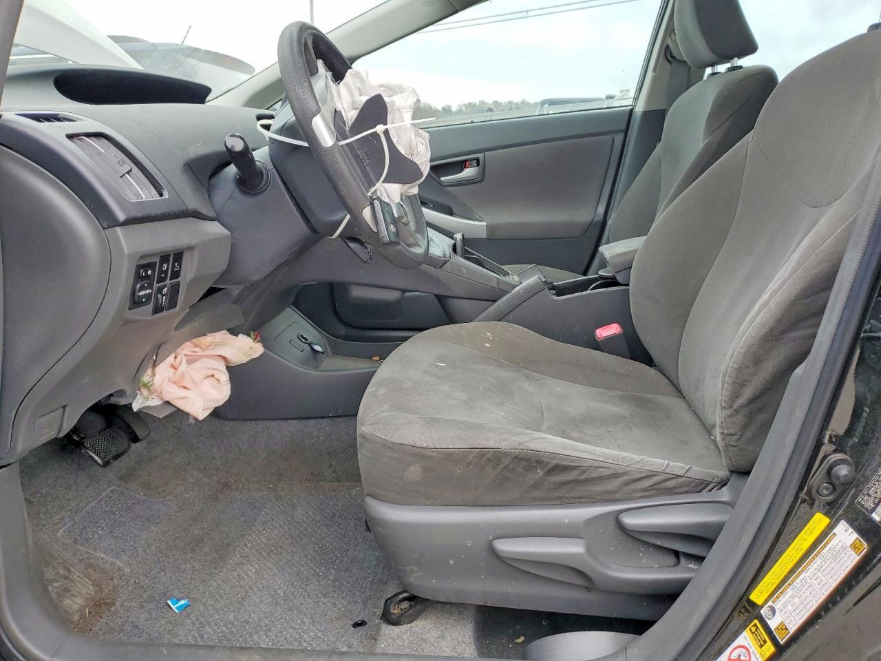2011 TOYOTA PRIUS