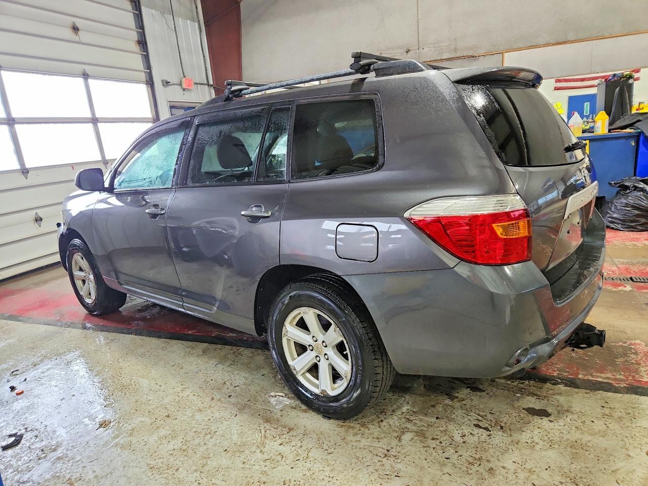 2010 TOYOTA HIGHLANDER