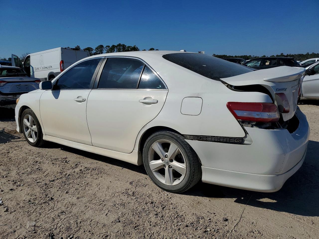 2011 TOYOTA CAMRY