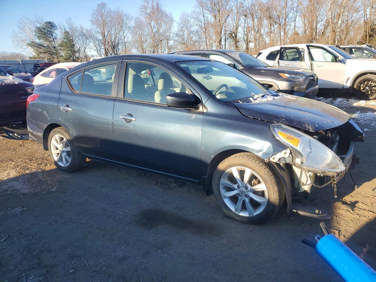 2015 NISSAN VERSA