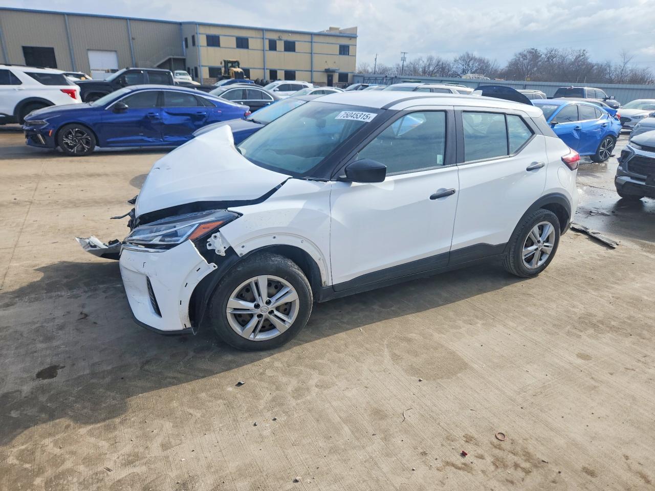 2022 NISSAN KICKS