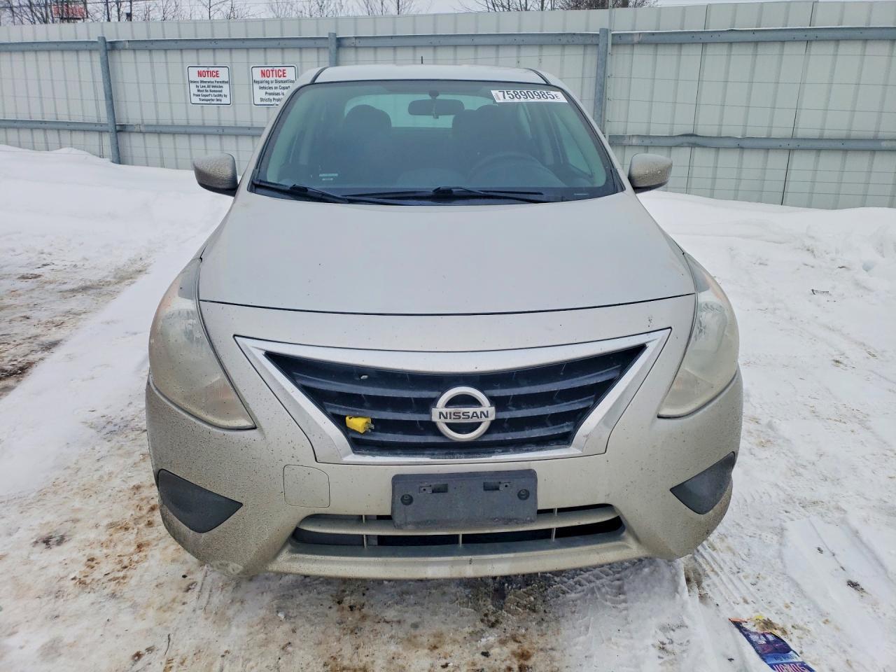 2015 NISSAN VERSA