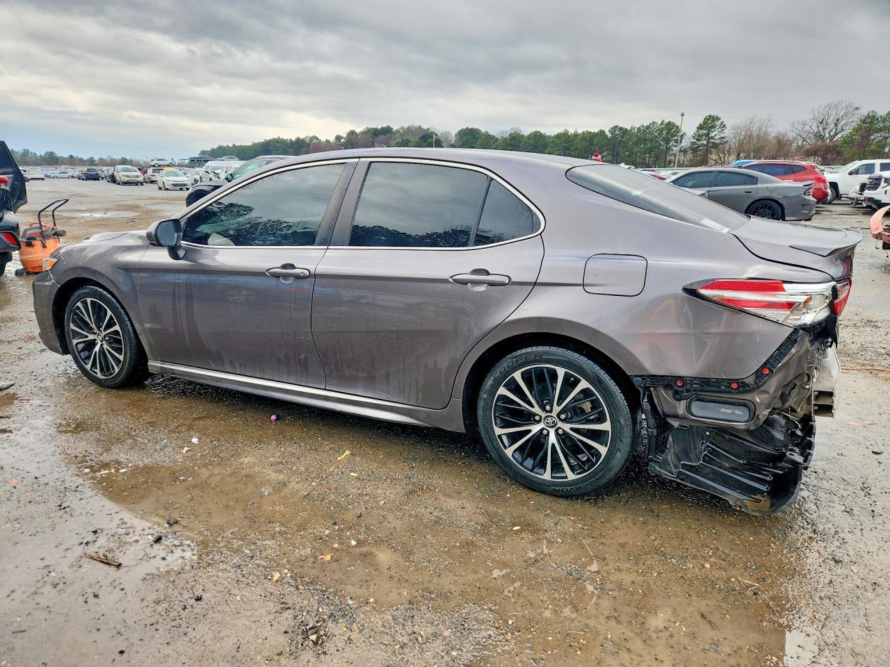 2018 TOYOTA CAMRY