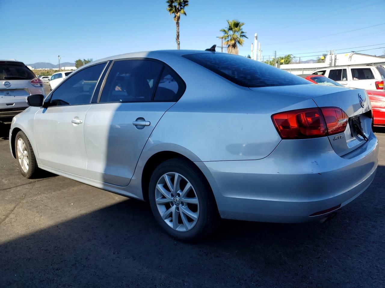 2011 VOLKSWAGEN JETTA
