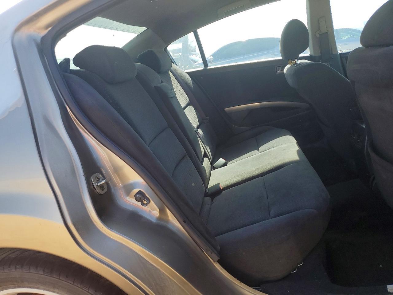 2004 NISSAN Maxima