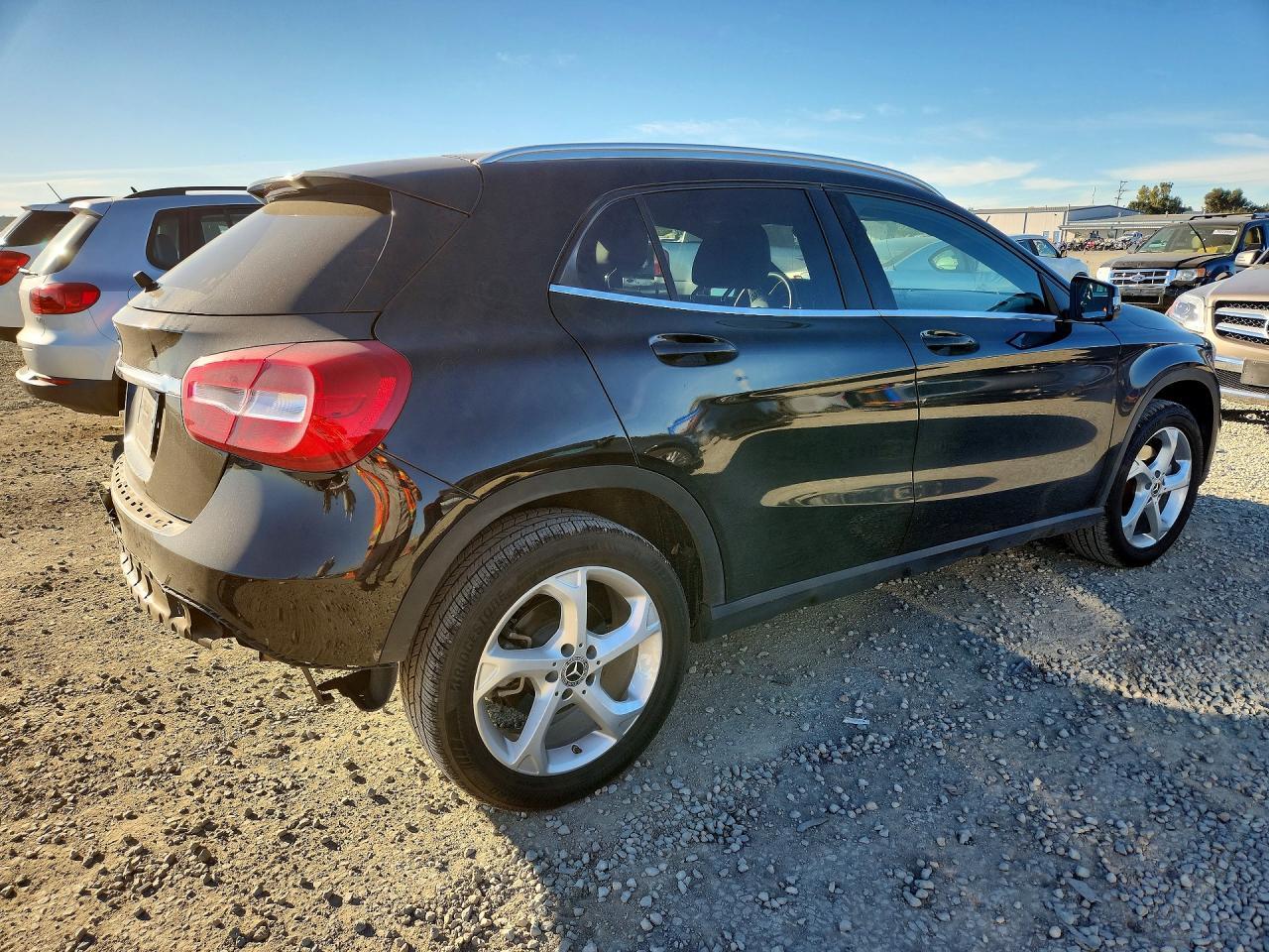 2018 MERCEDES-BENZ GLA-Class