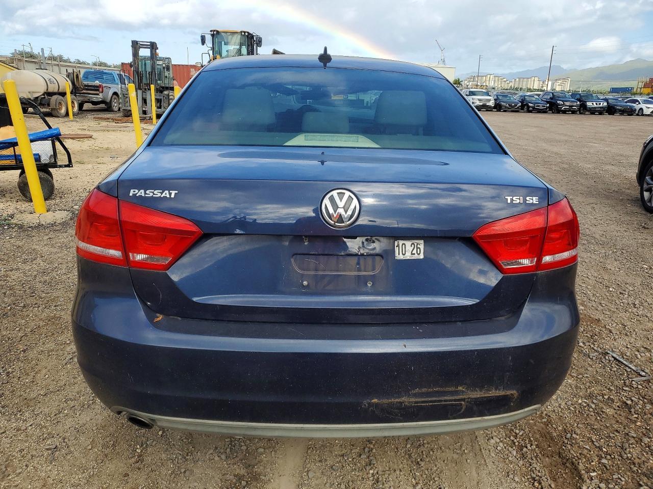 2014 VOLKSWAGEN Passat
