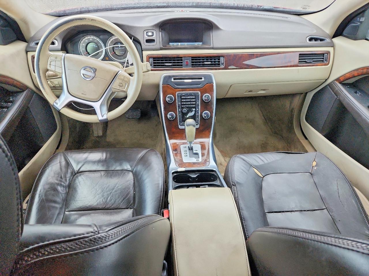 2012 VOLVO XC70