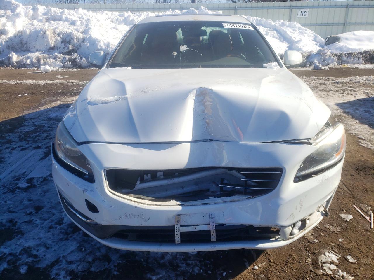 2015 VOLVO S60