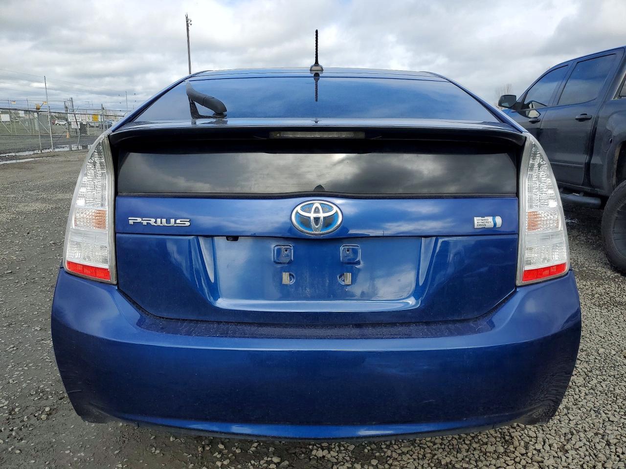 2011 TOYOTA PRIUS