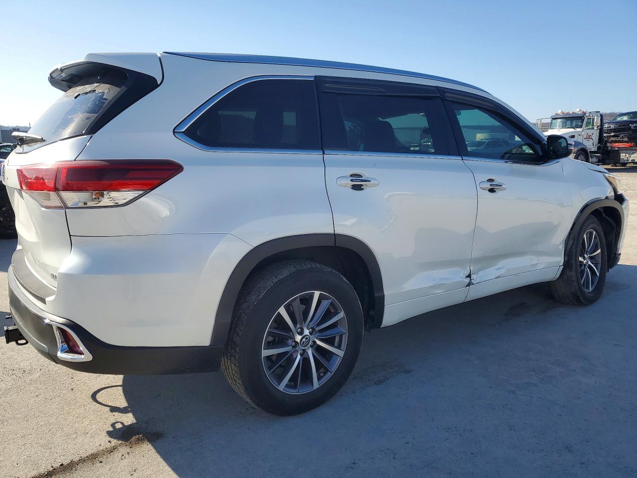 2018 TOYOTA HIGHLANDER