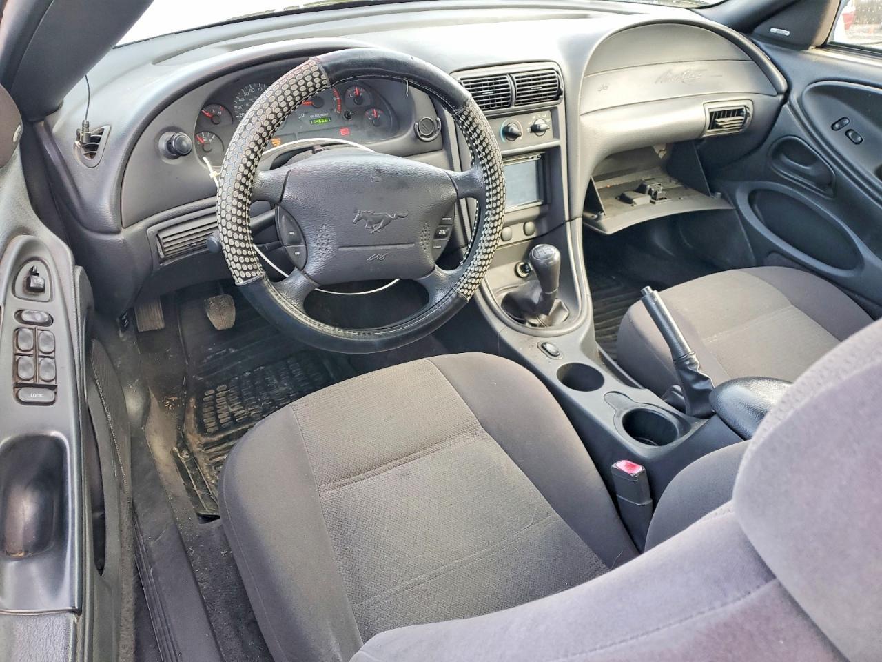 2001 FORD MUSTANG