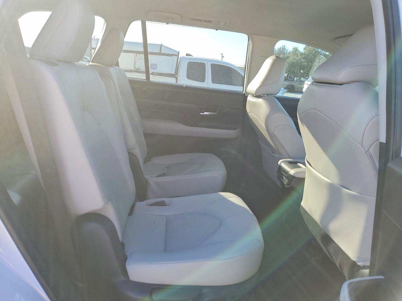2024 TOYOTA HIGHLANDER