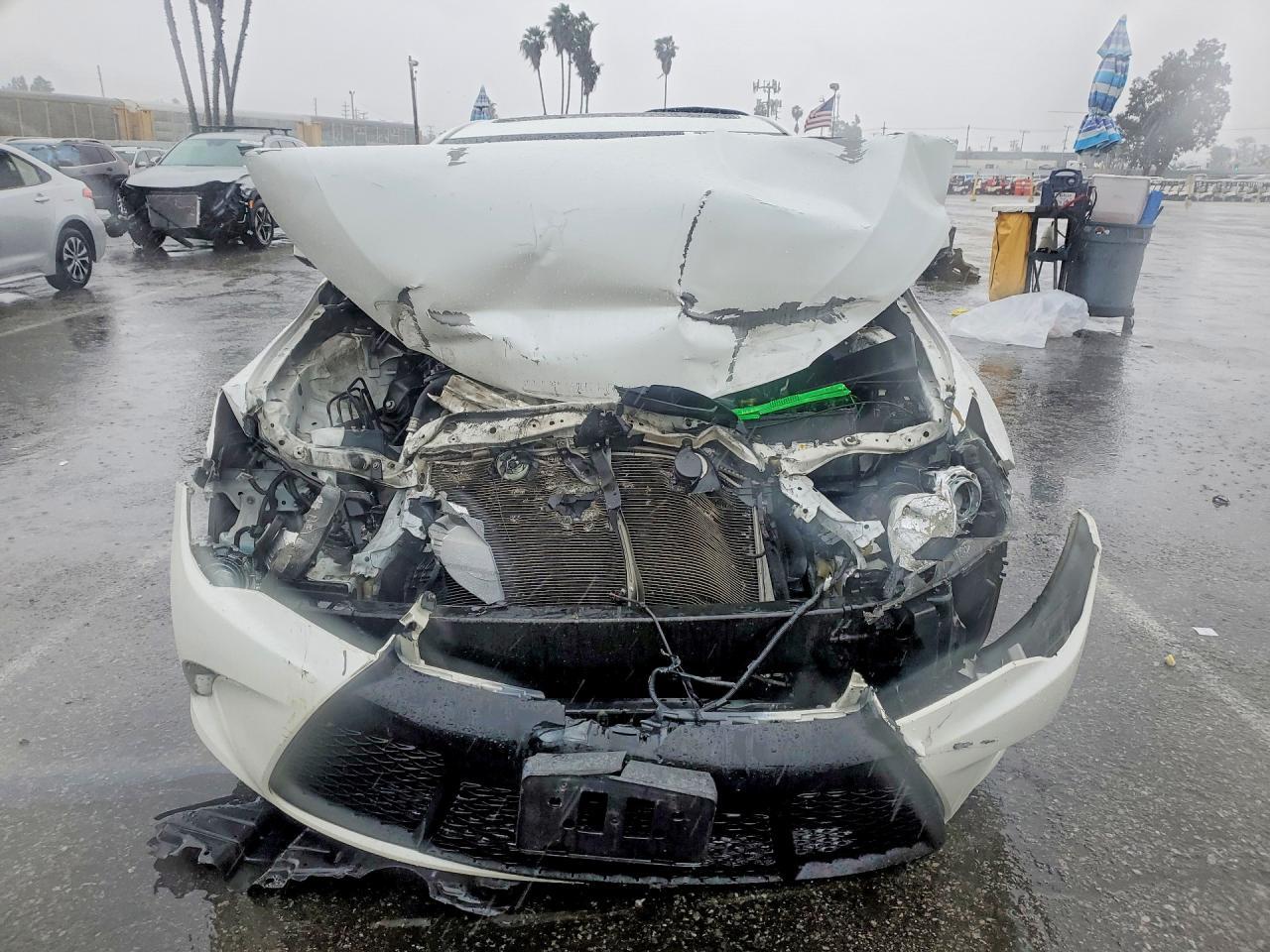 2016 TOYOTA CAMRY