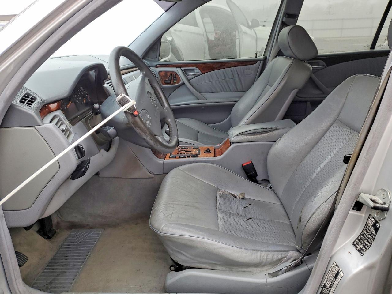 2000 MERCEDES-BENZ E-Class