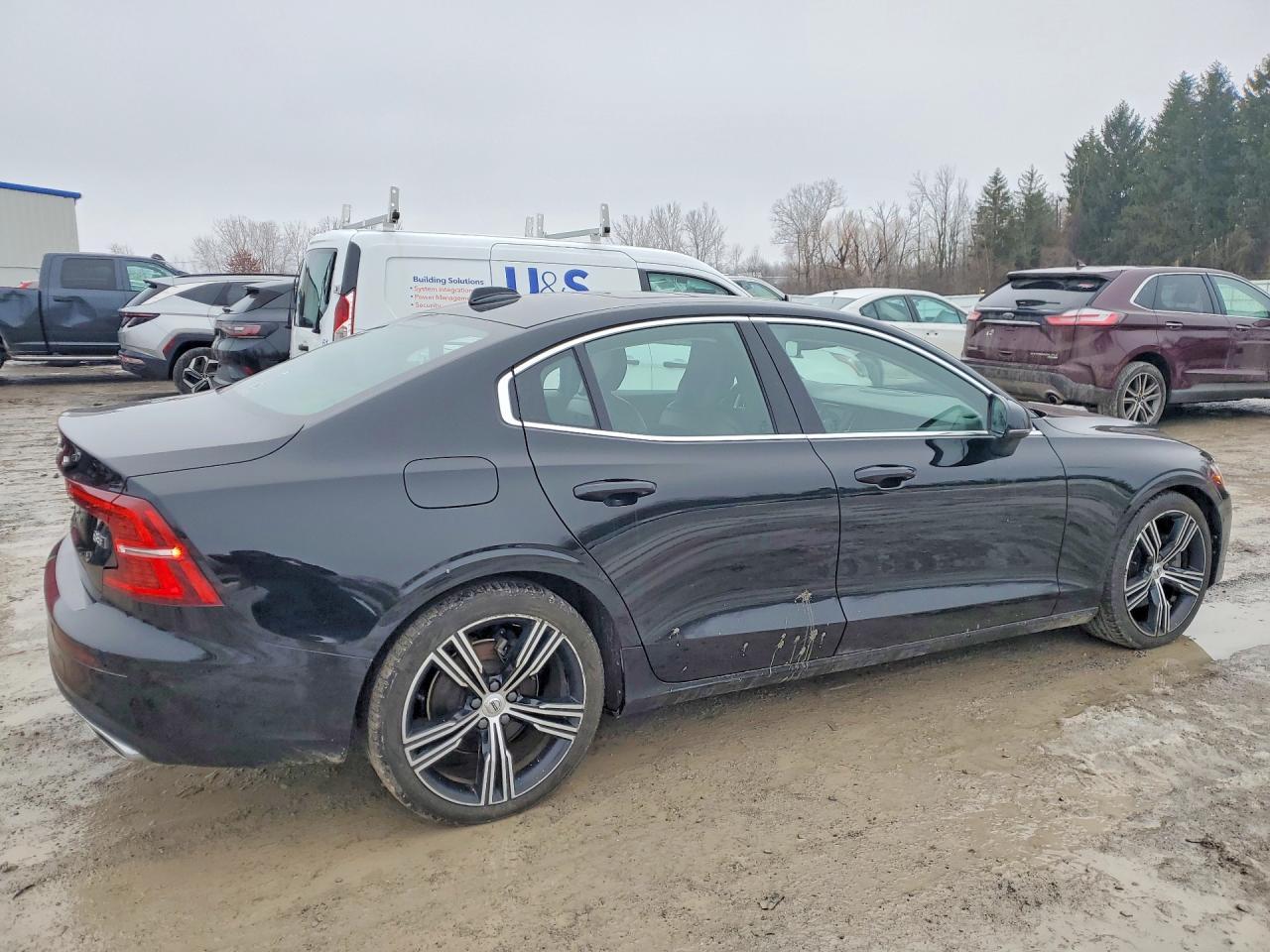 2022 VOLVO S60
