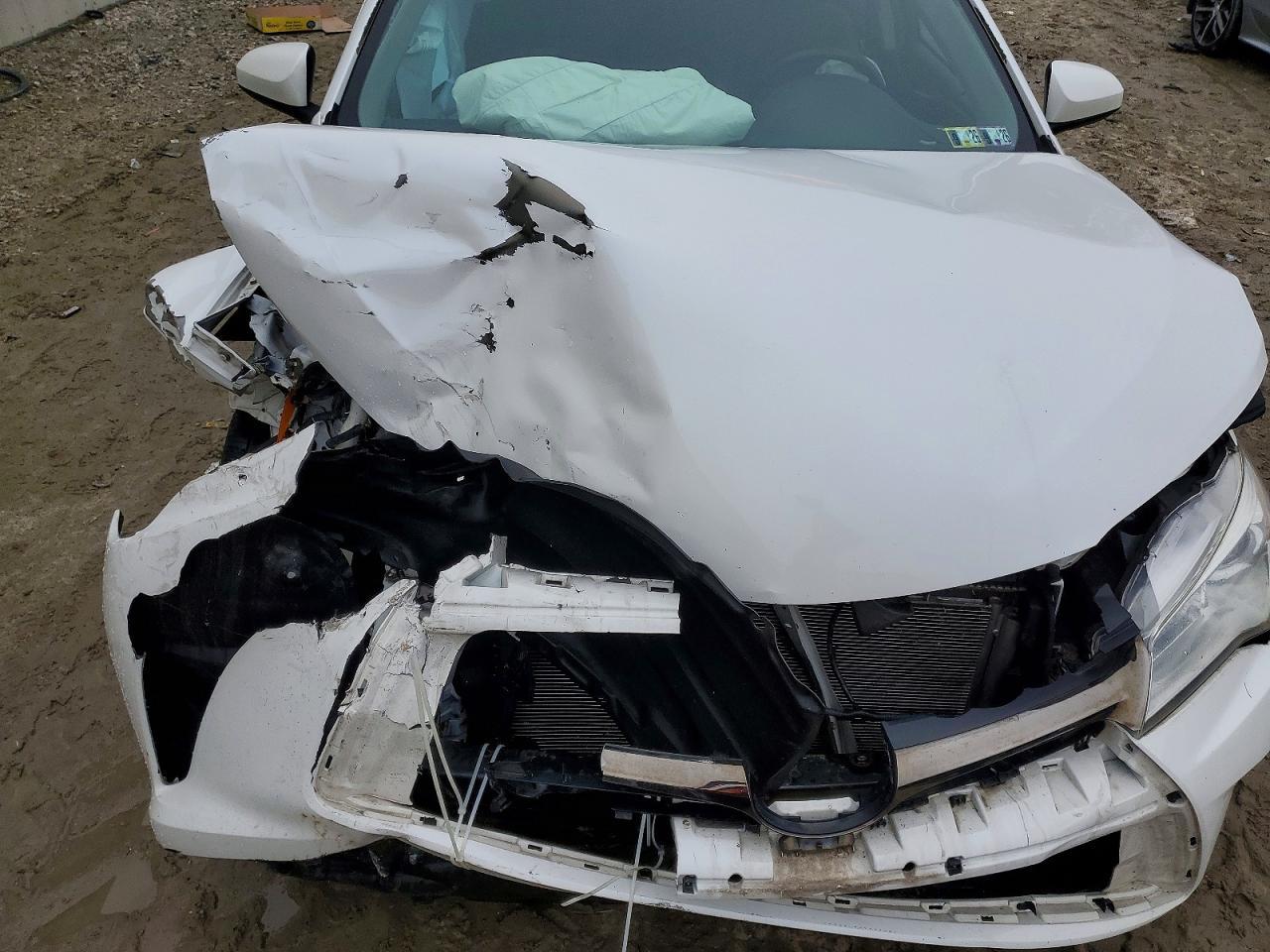 2016 TOYOTA CAMRY