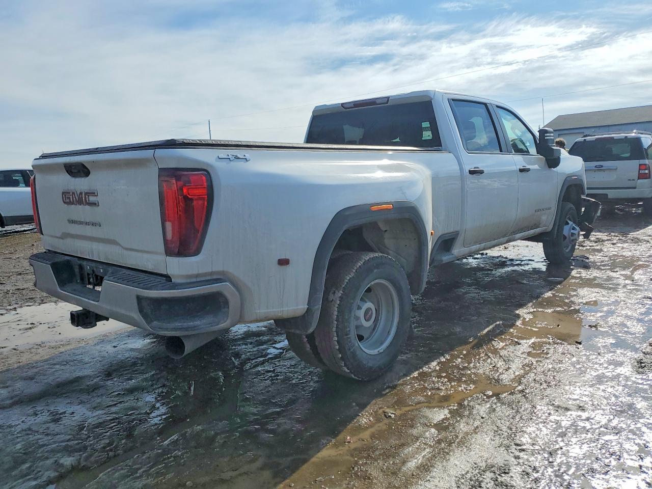 2023 GMC Sierra