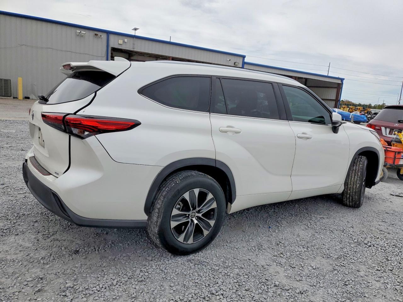 2021 TOYOTA HIGHLANDER
