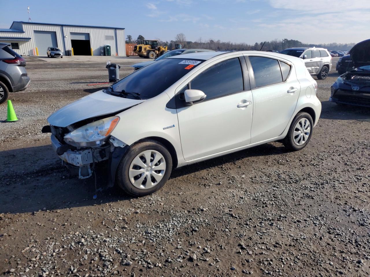 2014 TOYOTA Prius c