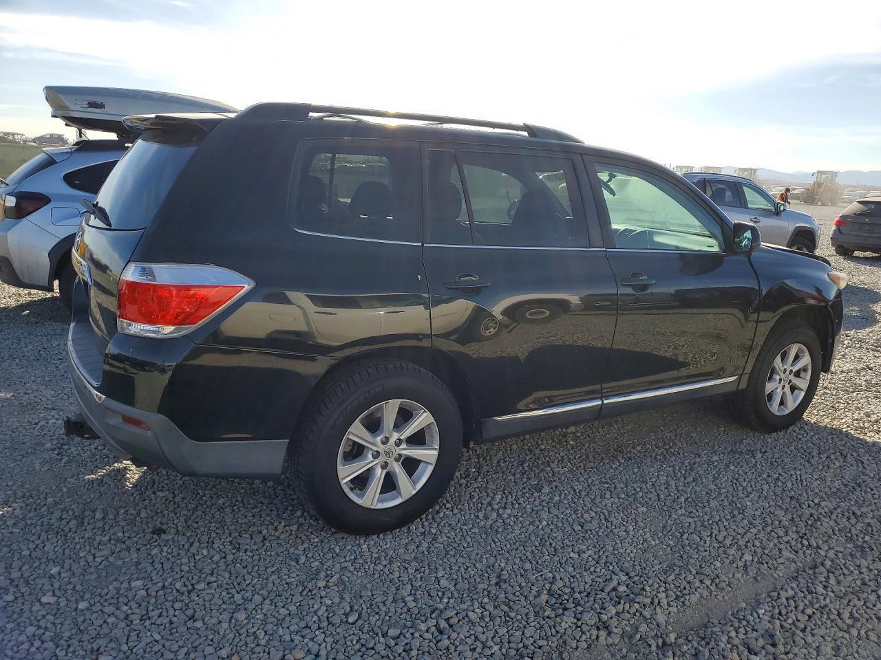 2011 TOYOTA HIGHLANDER