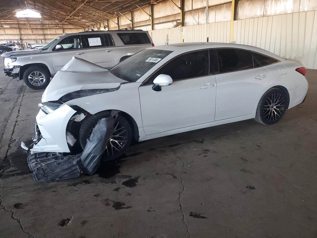 2019 TOYOTA Avalon