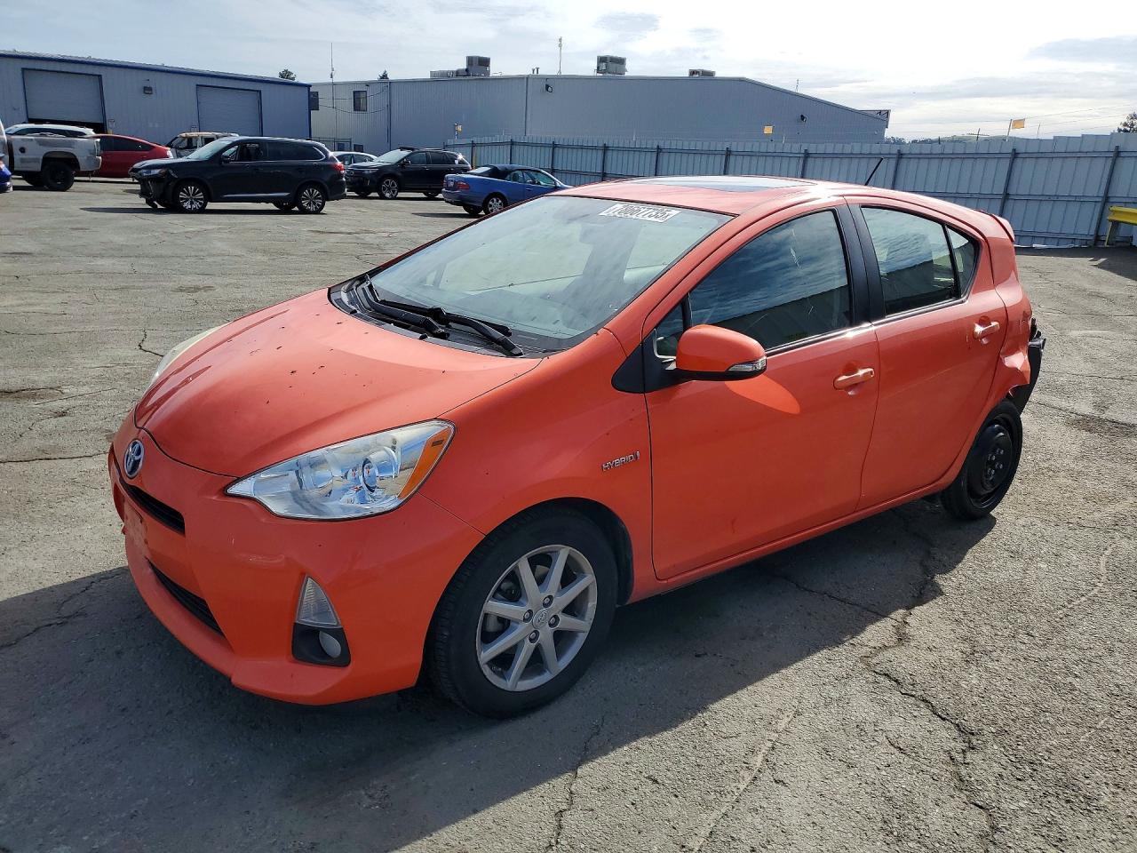 2014 TOYOTA Prius c