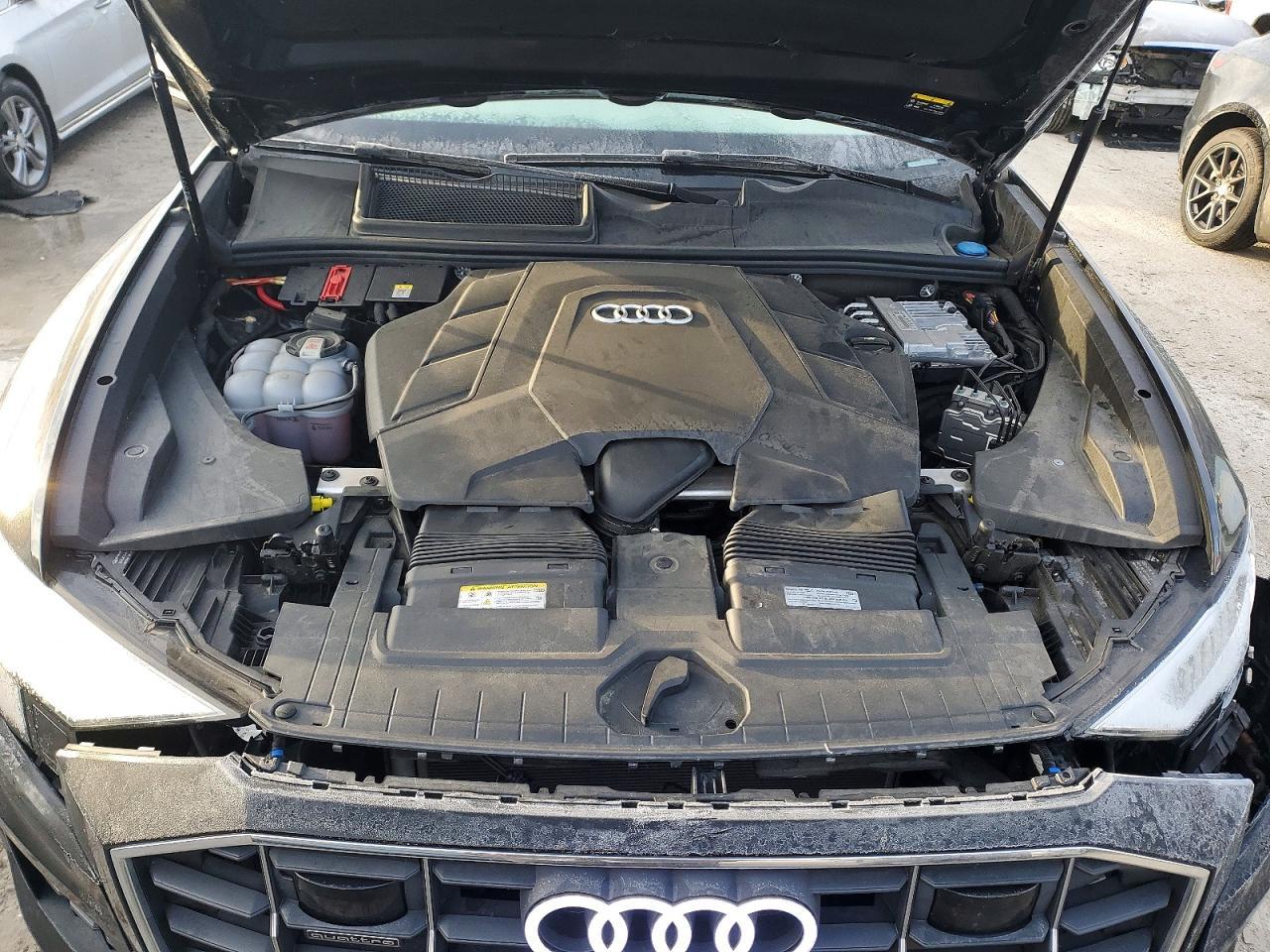 2023 AUDI Q8