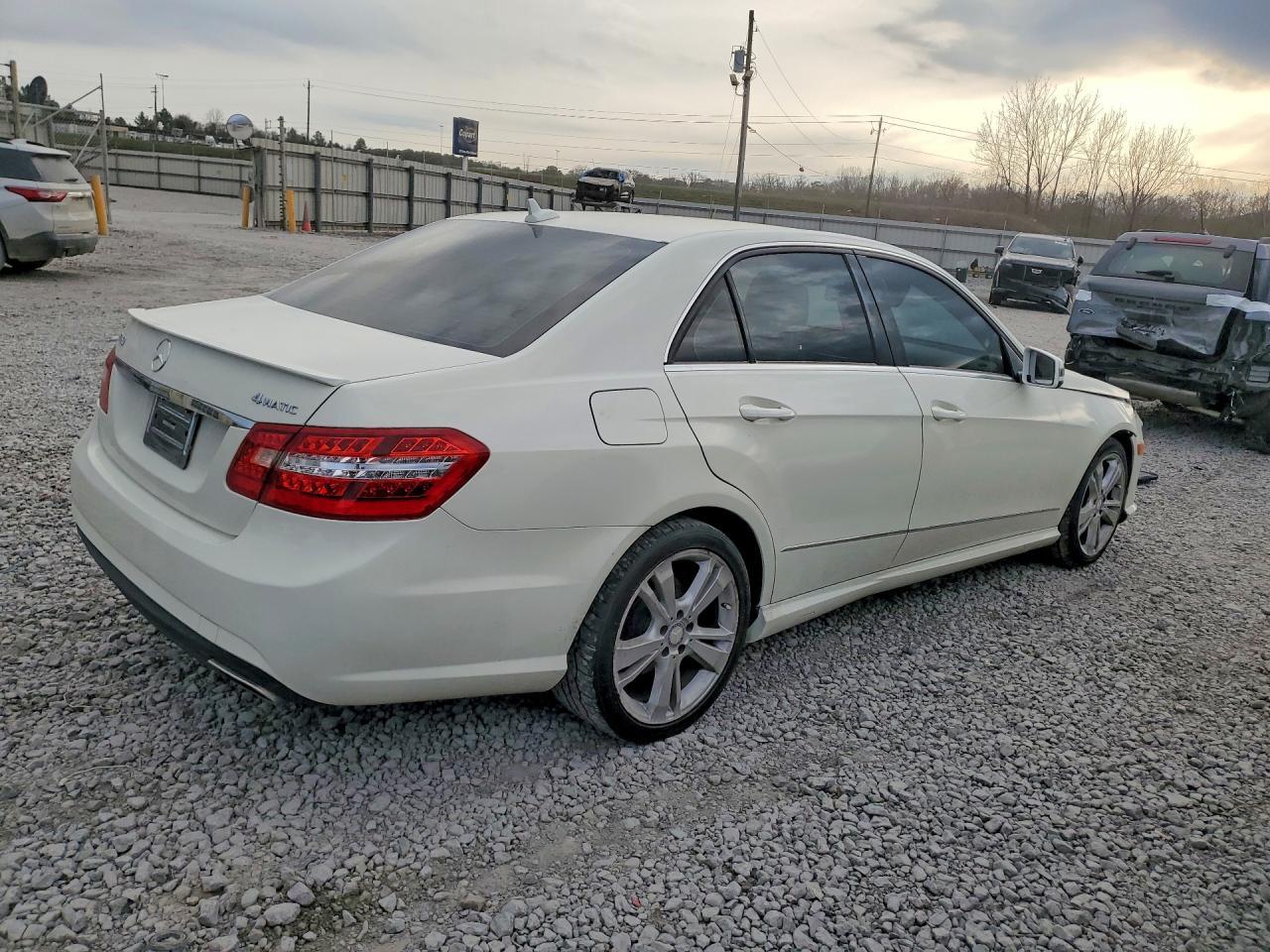 2012 MERCEDES-BENZ E-Class