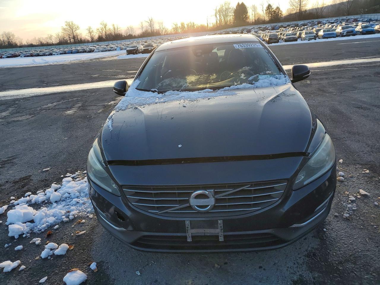 2015 VOLVO S60