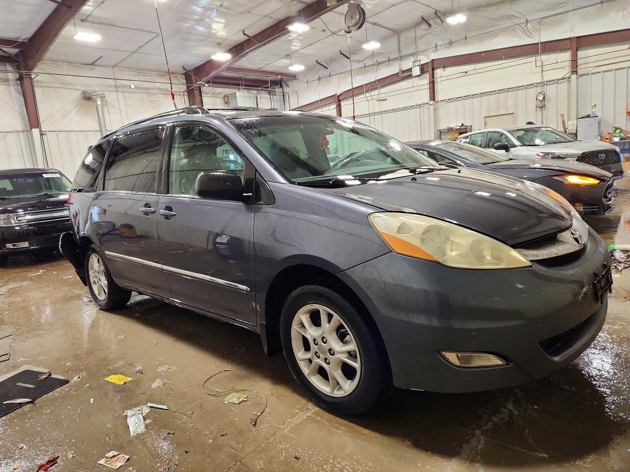 2006 TOYOTA SIENNA