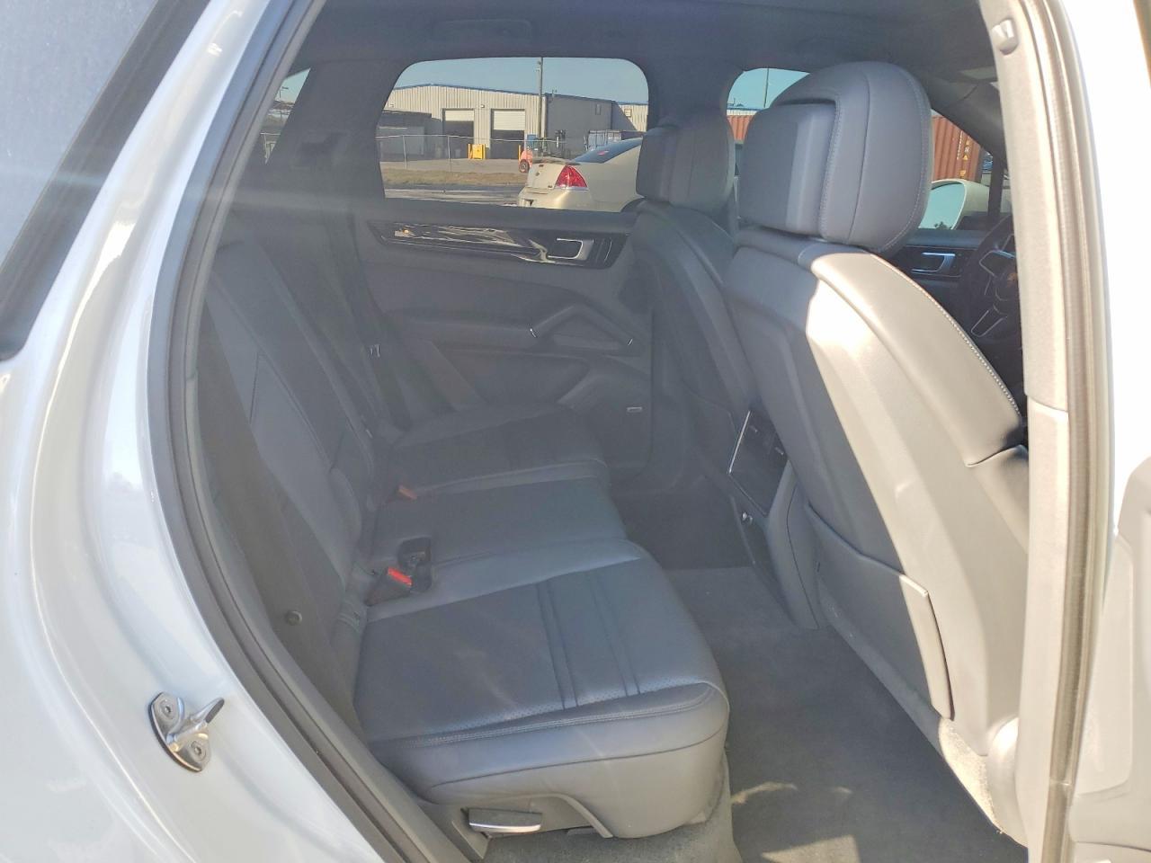 2021 PORSCHE CAYENNE