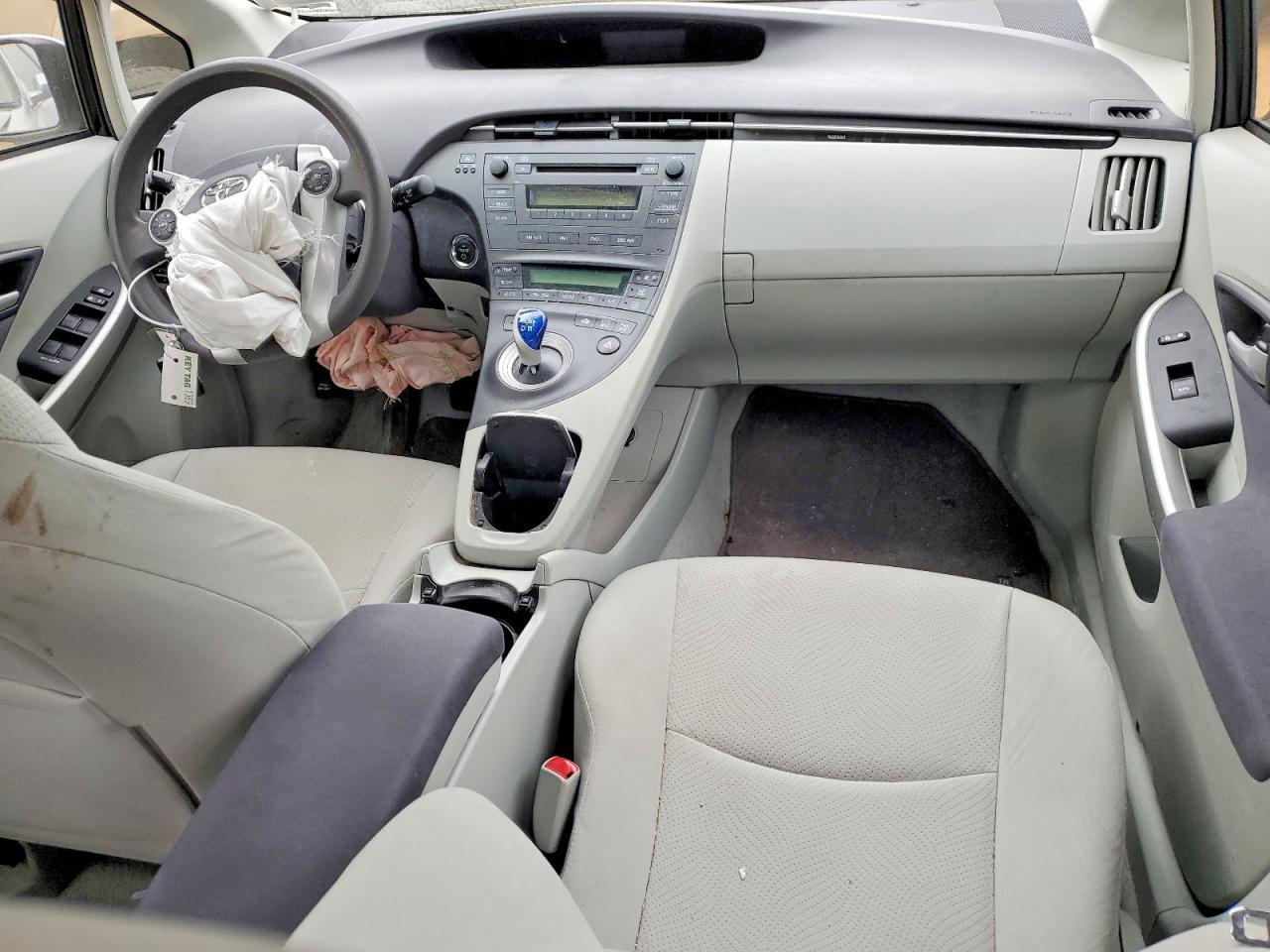2011 TOYOTA PRIUS