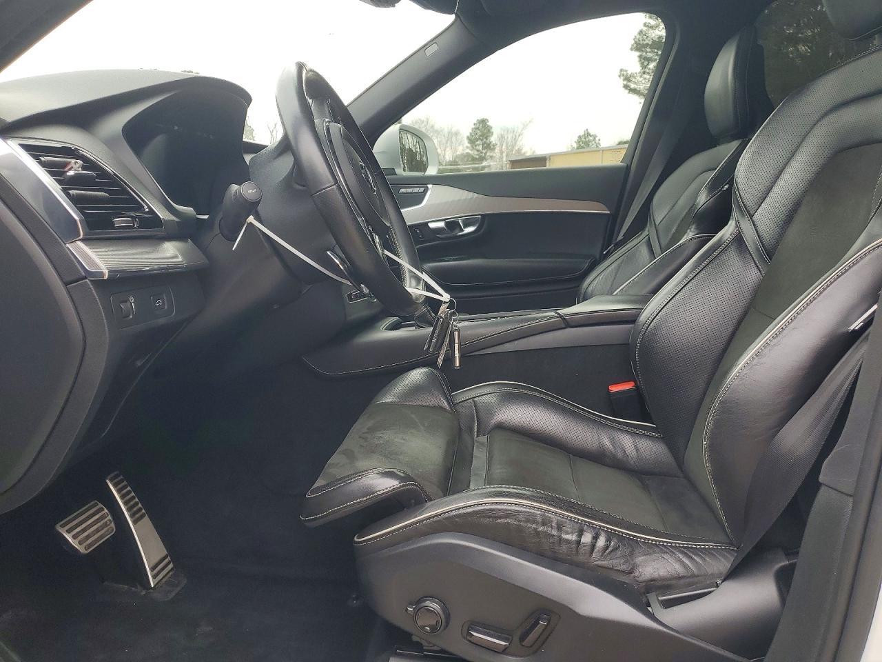 2016 VOLVO XC90